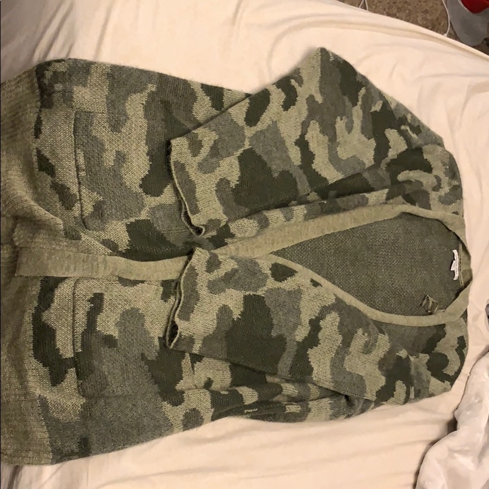American eagle camo cardigan